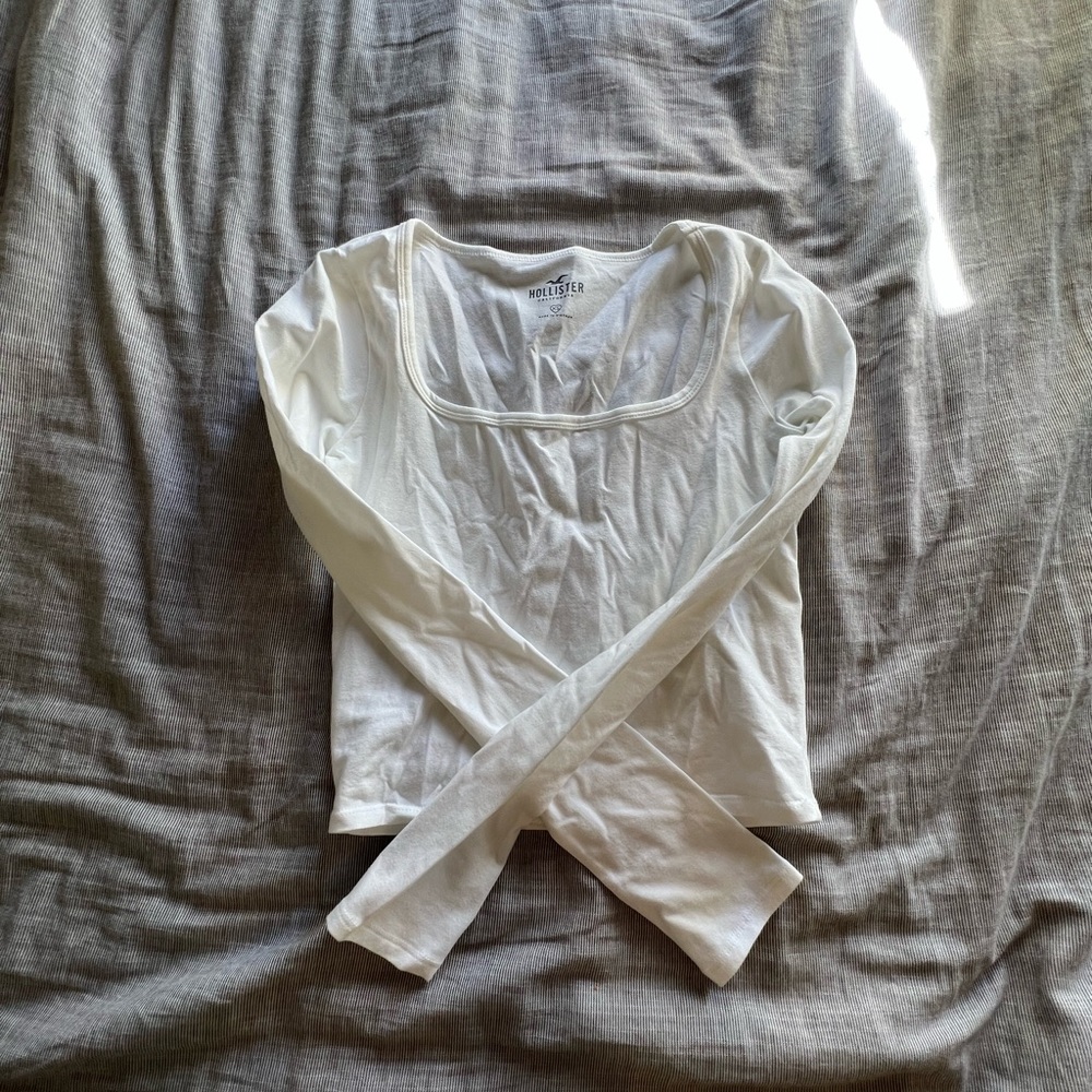 SQUARE NECK LONG SLEEVE FROM HOLLISTER